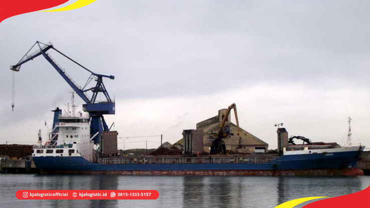 Kapal general cargo untuk pengiriman antar pulau