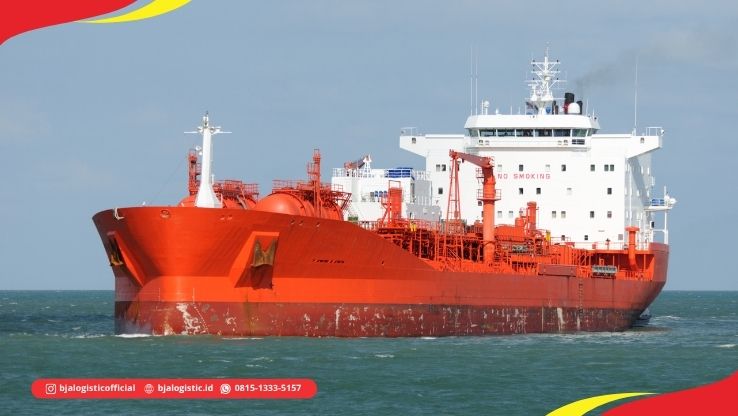 Klik 2x untuk isi/edit alt text gambar ini Kapal tanker untuk mengangkut muatan cair